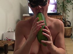 dildo - Babe fucks her ass with a huge zucchini